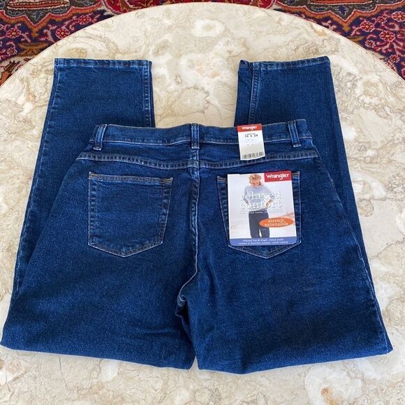 NWT Wrangler Relaxed Comfort Jeans - Picture 6 of 7